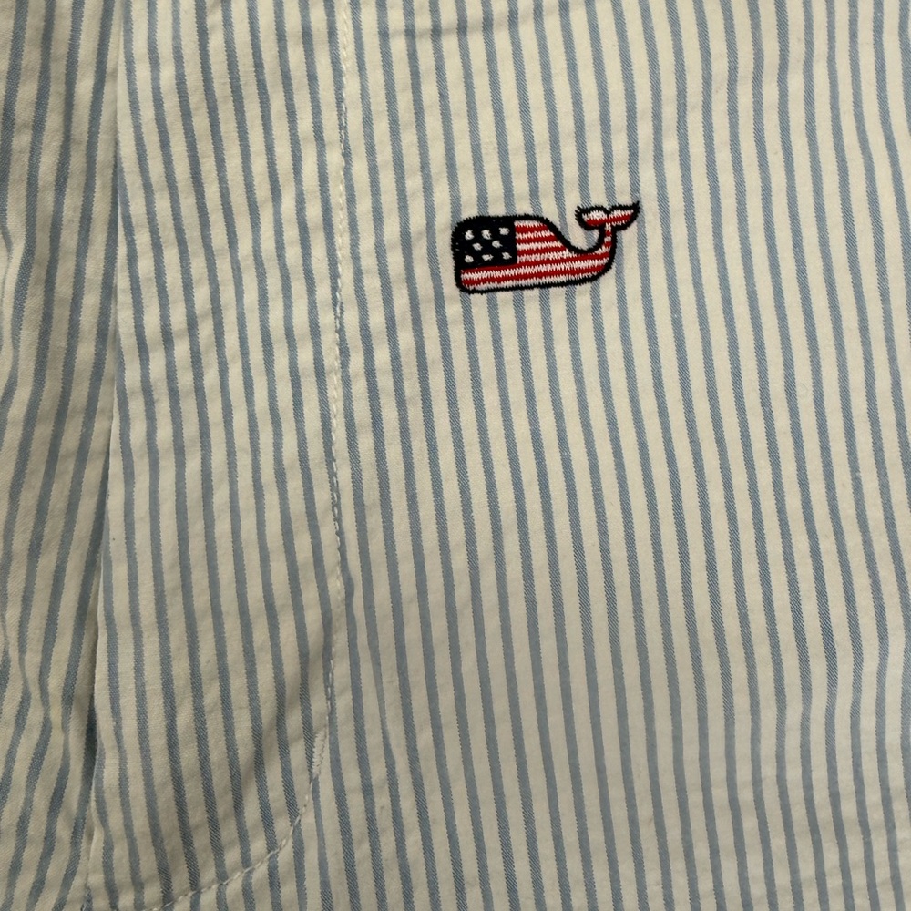 Vineyard Vines Men Shorts - Picture 2 of 4